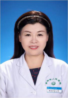 伍东月