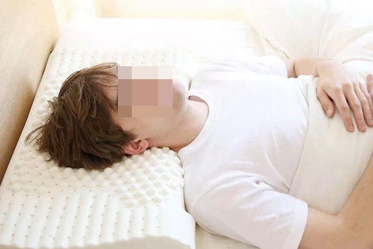 颈椎反弓仰卧正确睡姿图