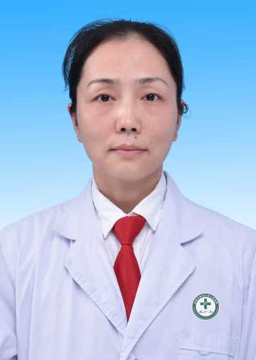 邱英