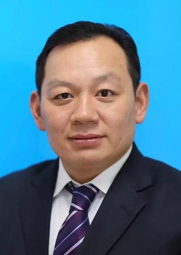 樊平