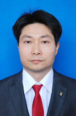 万少平