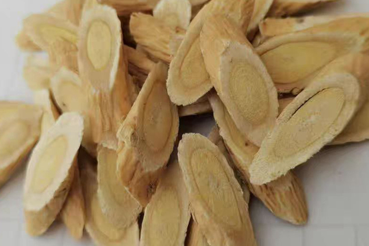 黄芪药材外观图