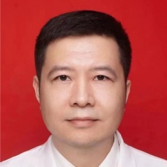 李力