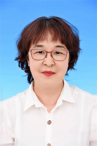 刘英
