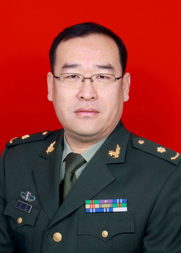 卢军