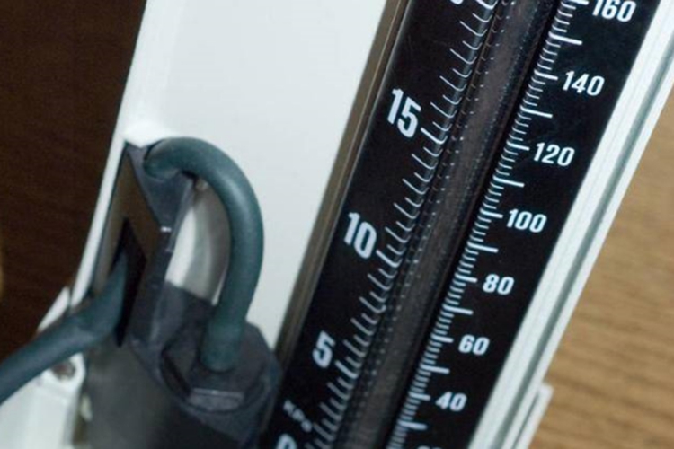 观察水银柱是否在“0”点图