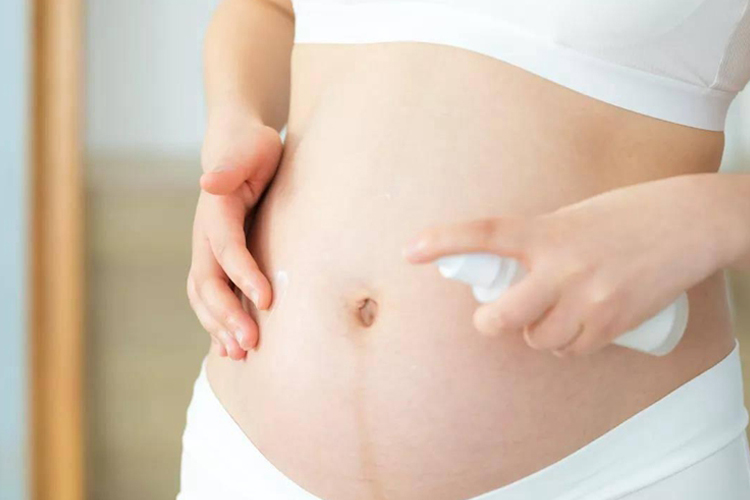 怀孕初期肚子增大图