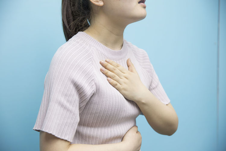 心脏位置像岔气一样疼图